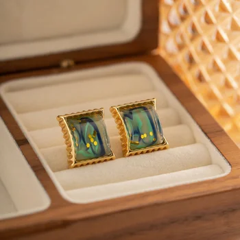 ALLNEWME, уникальные блестящие геометрические квадратные серьги с зеленым принтом для женщин, серьги из латуни с покрытием из настоящего золота 18 карат