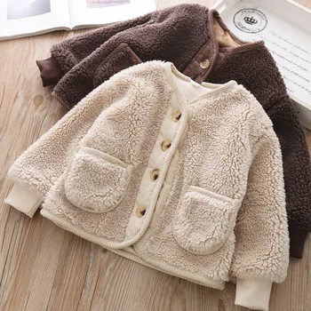 Осенне-зимняя Корейская одежда для мальчиков 2023 года, кардиган для девочек из зернистого бархата, свободный бархат ягненка, теплая детская куртка, пальто для девочек